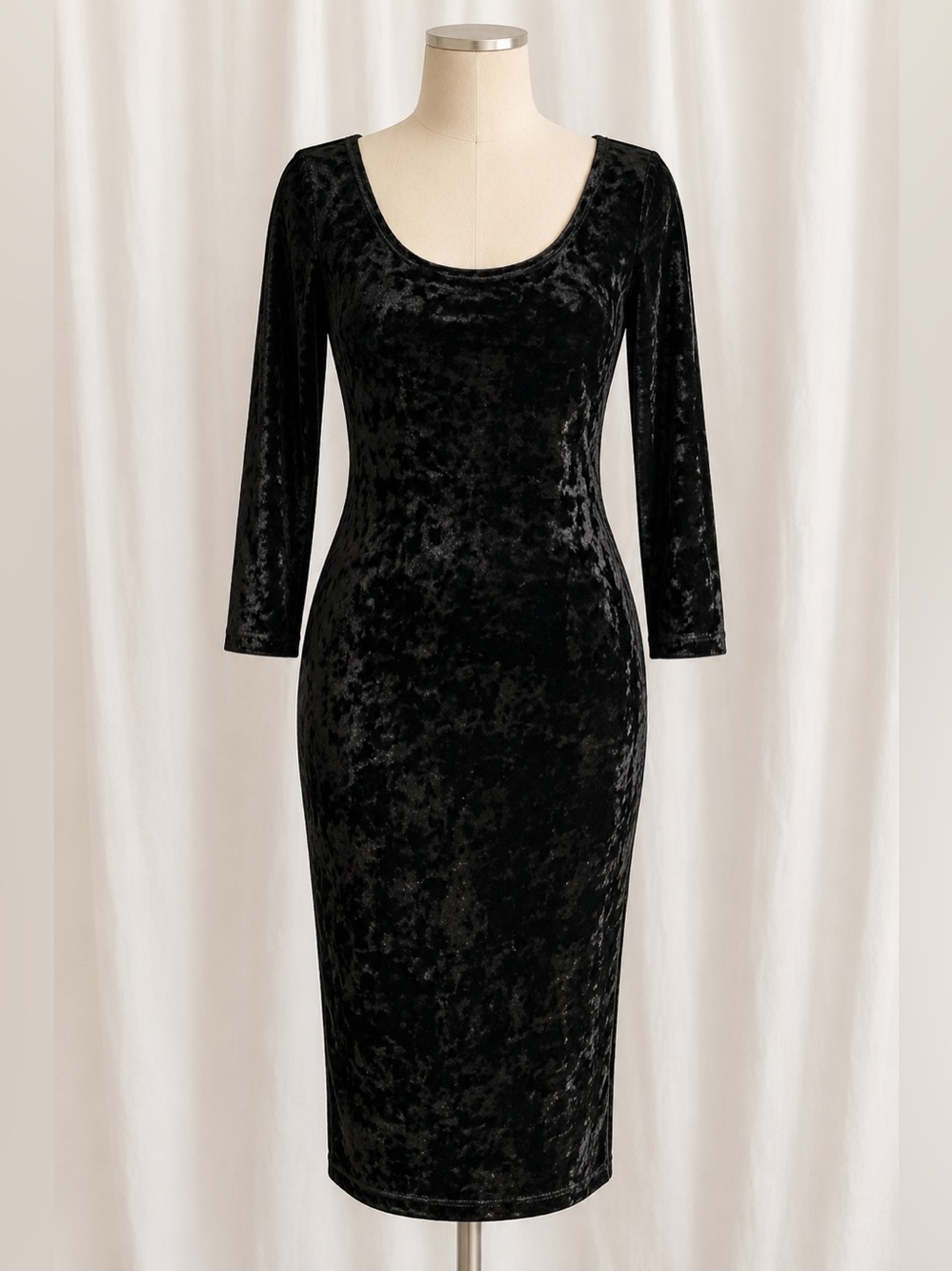 Black Velvet Scoop-Neck Bodycon Dress